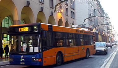 Investita dall'autobus, anziana in coma