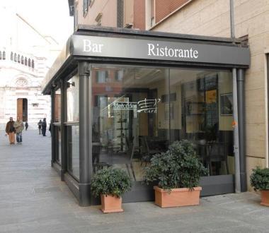 <b>VIA MANIN</b> Il Mercedes Caf&egrave; 