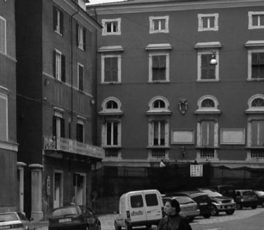 Il palazzo sede della circoscrizione di Carrara centro 
