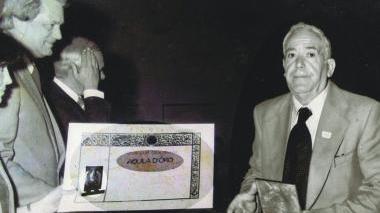 È il 1976: Elio Ficini riceve “L’Aquila d’oro”
