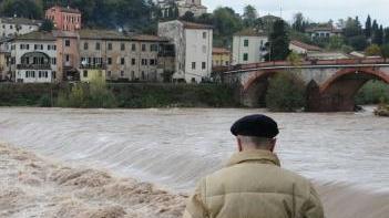 Un’immagine del fiume in piena