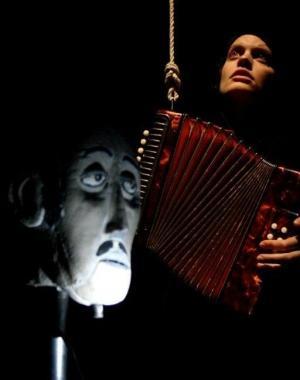 Una scena di Md Megalomania Delirante Marcelle Dupoint in programma al Teatro Rossini    
