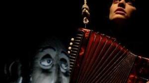Una scena di “Md Megalomania Delirante Marcelle Dupoint” in programma al Teatro Rossini