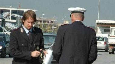 Vigili urbani rilevano un incidente