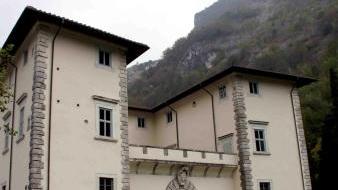 <b>ALLE PRESE CON I TAGLI.</b> Palazzo Mediceo a Seravezza