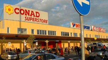 <b>CENTRO COMMERCIALE. </b>Domenica il traffico è tornato normale
