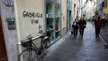 Un’altra scritta in centro