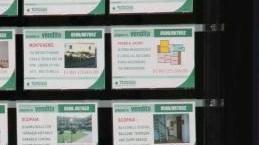 La vetrina di un’agenzia immobiliare