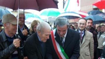 Il taglio del nastro con Gabbanini e Baldinotti