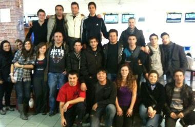 Il gruppo dei giocatori di bowling finalisti nel torneo 