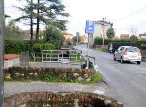 Via Vecchia Pisana, al sindaco la petizione «Ecco cosa si può fare»
