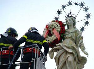L'omaggio dei lucchesi alla Madonna dello Stellare