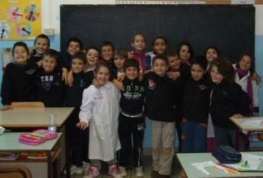 I piccoli studenti della terza A della scuola elementare di Casa del Duca a Portoferraio hanno scritto: &laquo;Babbo Natale lascia un dono a chi non ce lha e porta tanta felicit&agrave;&raquo; 