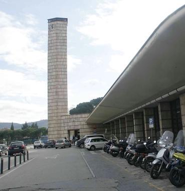 Ledificio della stazione 
