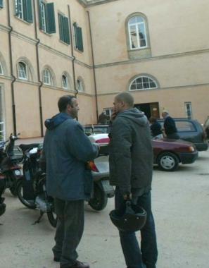 Lingresso degli uffici del Centro per lImpiego in via Galilei 