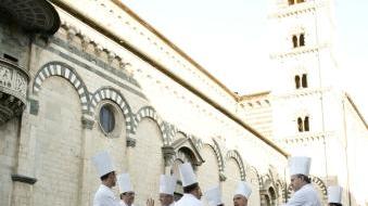 Pasticceri riuniti in piazza Duomo