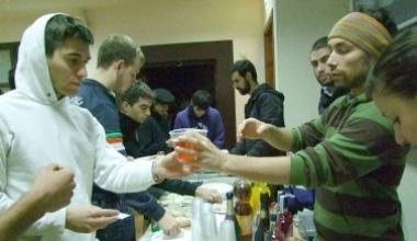Studenti, l'aperitivo finanzia il corteo a Roma