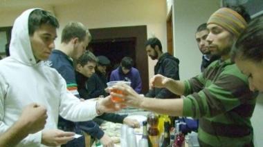 Studenti, l'aperitivo finanzia il corteo a Roma