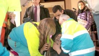 Una delle donne sfrattate ieri mattina a Ardenza si è sentita male nell’atrio del Comune ed è stata soccorsa dai volontari della Misericordia mentre era in corso il consiglio comunale