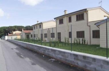 Le villette di Coltano assegnate a famiglie rom   