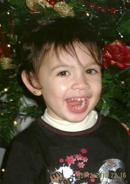  Lucrezia Martinelli compie tre anni. Auguri da mamma Monica, papà Massi, nonni, zii, il cuginetto ...