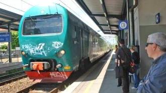 TRENI - ARRIVI E PARTENZE
