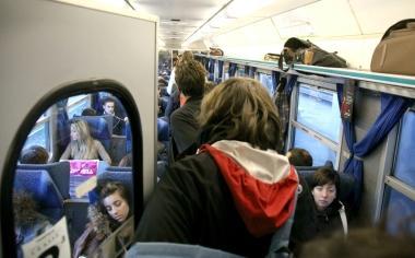 <b>ODISSEA PENDOALRI.</b> La Regione ha annunciato otto treni in meno sulla Viareggio- Lucca e ritorno Deciso il no della Provincia     