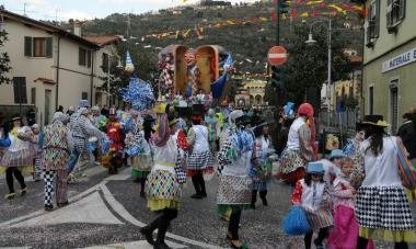 <b>FESTA.</b> Un momento della scorsa edizione del Carnevale   