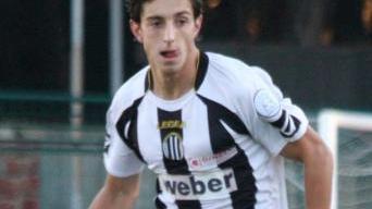<b>IL GOL... DALLA PANCHINA.</b> La gioia di D’Onofrio dopo la rete del 2-0 A sinistra Castiglia in azione A destra: Scienza e Dionigi