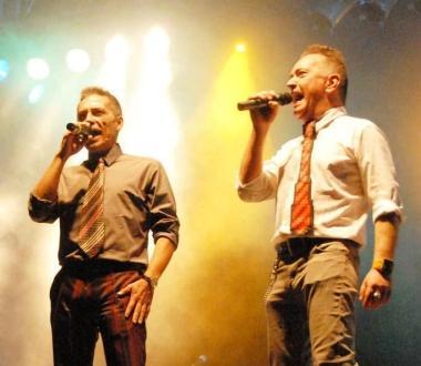 Estate 2010; lesibizione dei Righeira nella prima serata del Festival estivo 