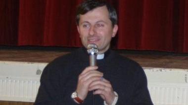 Don Fabrizio Orsini parroco della frazione di Capanne