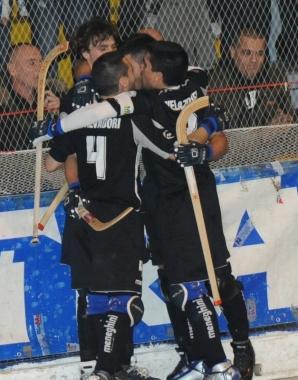 <b>GIOIA.</b> I giocatori dellEtruria dopo il gol 