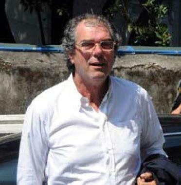 Maurizio Lucarelli e, a destra il capitano Fabrizio Anzalone   