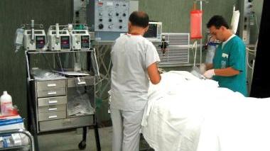 Infermieri al lavoro in corsia
