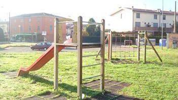 L’area giochi di Musigliano ripulita dai cittadini