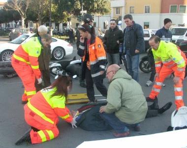 Scontro fra scooter, è caos