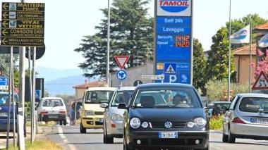 Ricoverate madre e figlia travolte da un'auto sulle strisce