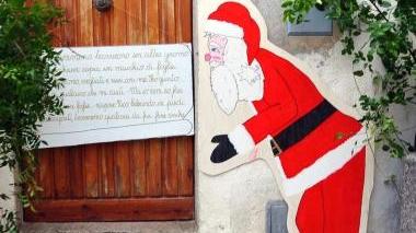 Uno dei Babbo Natale di Sant’Ilario