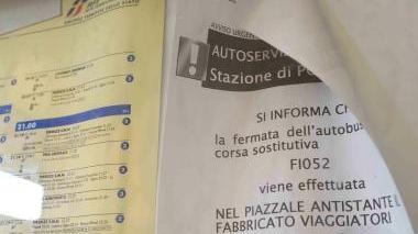 La bacheca alla stazione