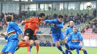 <b>PERENTORIO.</b> Calanchi insacca l’1-0 contro la Fortis Lucchese