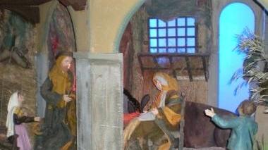 Mario Rossi e uno scorcio del presepe