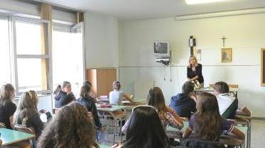 Studenti in classe Le scuole pisane bocciano l’esperimento che premia gli insegnanti