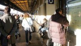 Disagi e tante proteste il nuovo orario dei treni alla prova dei pendolari