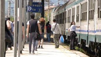 TRENI - ARRIVI E PARTENZE