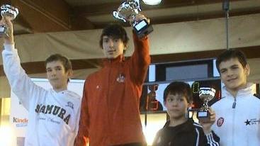 Matteo Valtriani al centro del podio fiorentino