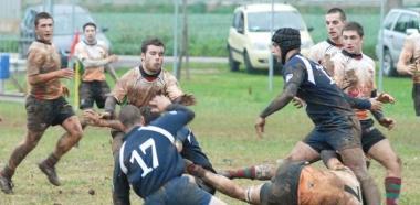 I ragazzi del Rufus (maglia scura) in azione 