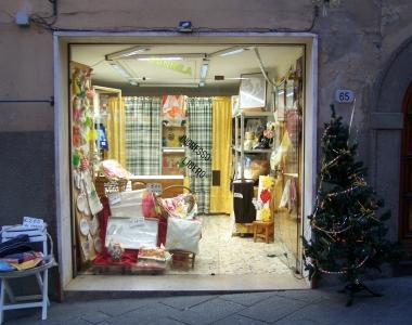 La calza dei record è nata nel negozio