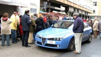 Borseggi al mercato centrale anziani derubati dei portafogli