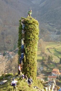 A Minucciano prosegue la tradizione dei Natalecci (nella foto)  