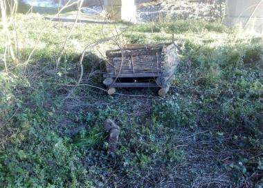 La slitta attaccata dai vandali 